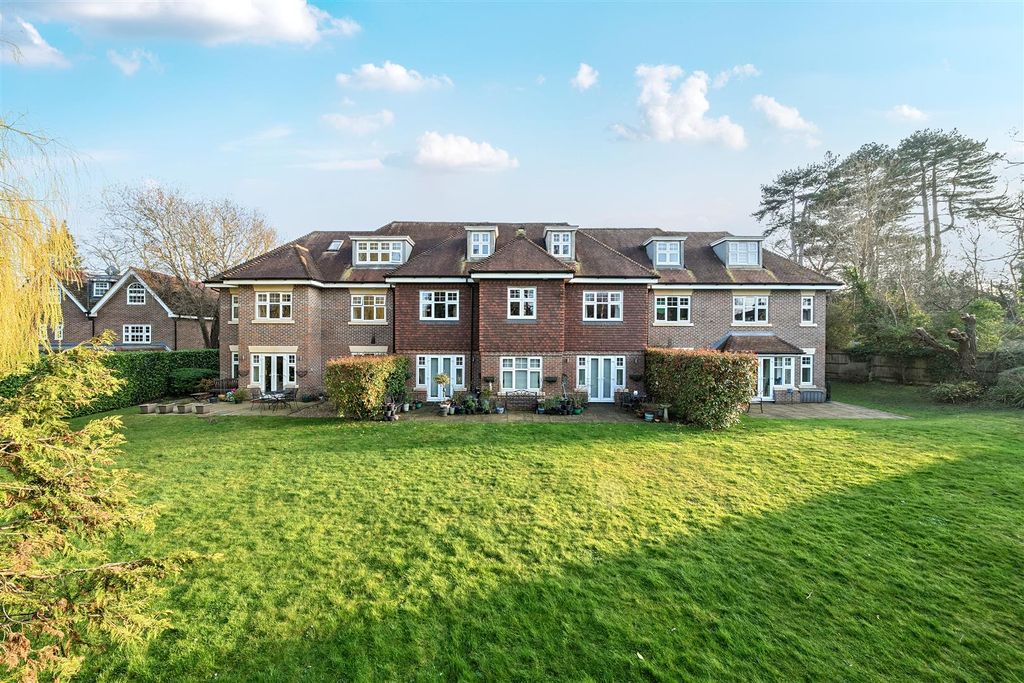 Additional image 21 of 2 bed flat for saleLanden House, Rectory Road Wokingham, Berkshire RG40