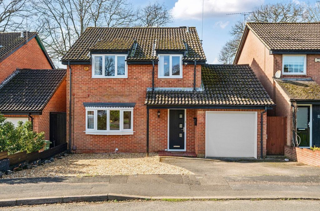 4 bed detached house for saleNutshalling Avenue, Rownhams, Southampton SO16