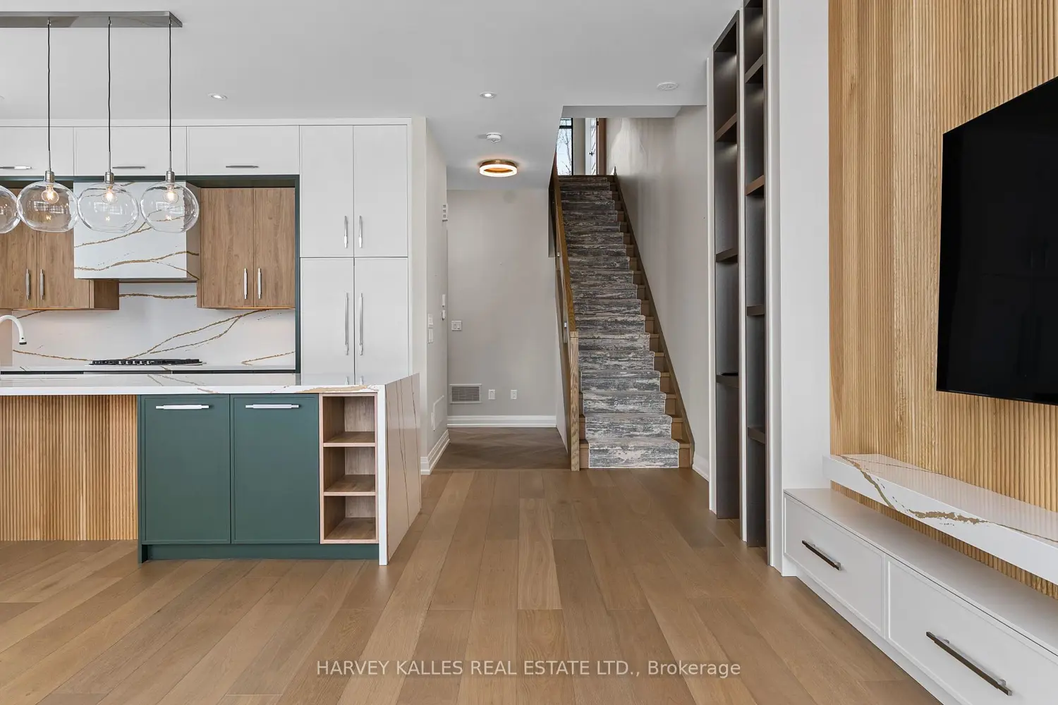 Additional image 4 of 3711 Riva Avenue