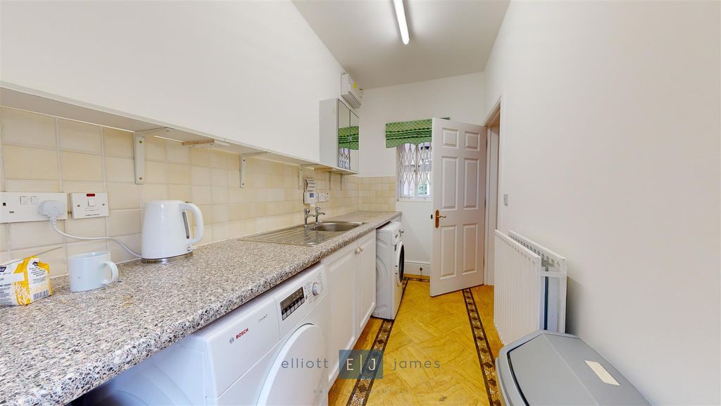 Additional image 7 of 6 bed detached house for saleRegents Drive, Woodford Green IG8