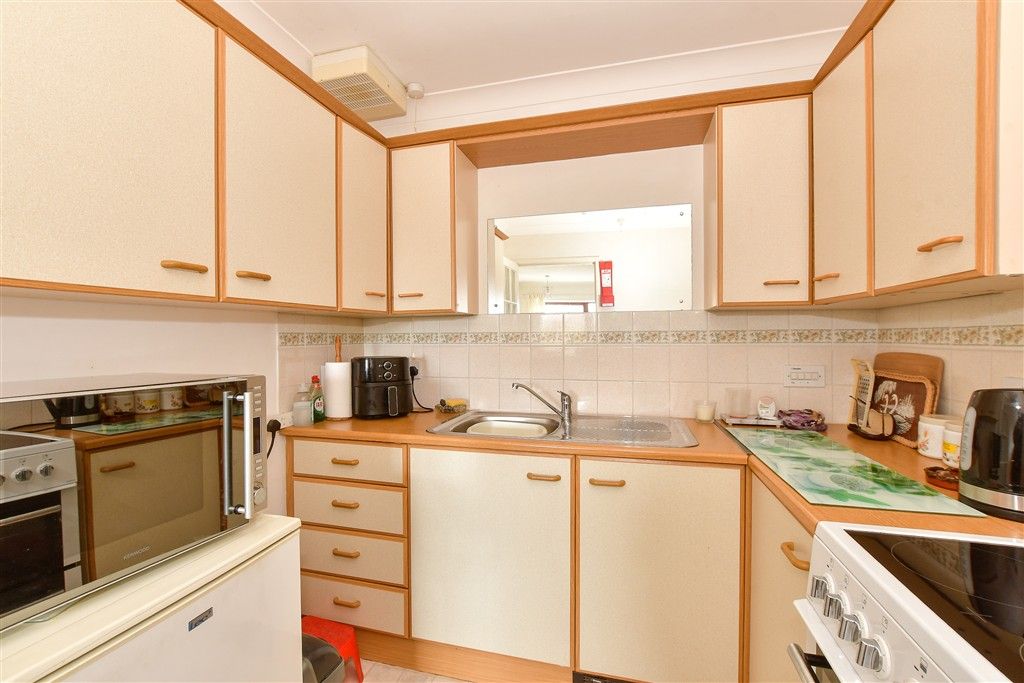 Additional image 5 of 1 bed flat for saleFairlee Road, Newport, Isle Of Wight PO30