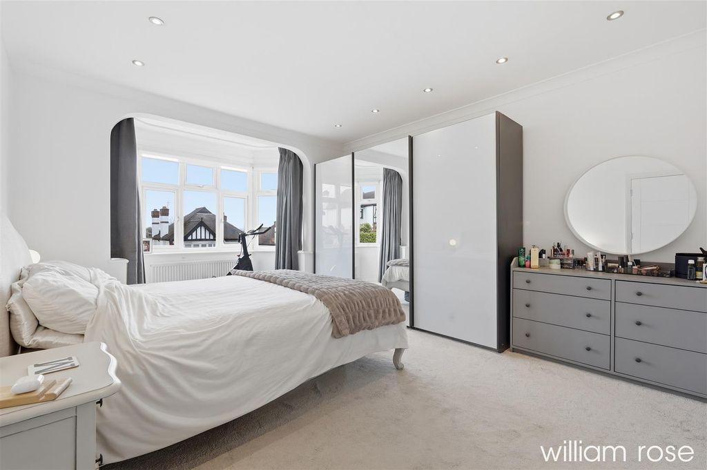 Additional image 20 of 4 bed detached house for salePrinces Avenue, Woodford Green IG8