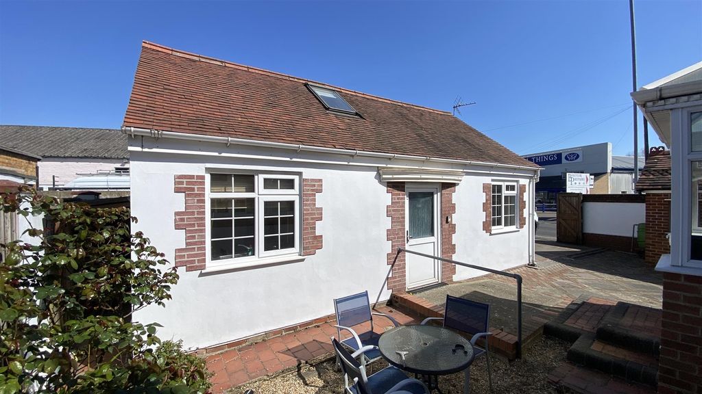 Additional image 2 of 4 bed property for saleWaterworks Road, Portsmouth PO6