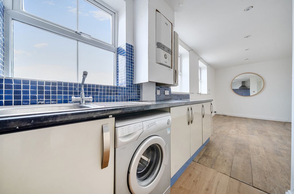 Additional image 3 of 1 bed flat for saleKingston Road, Portsmouth, Hampshire PO2