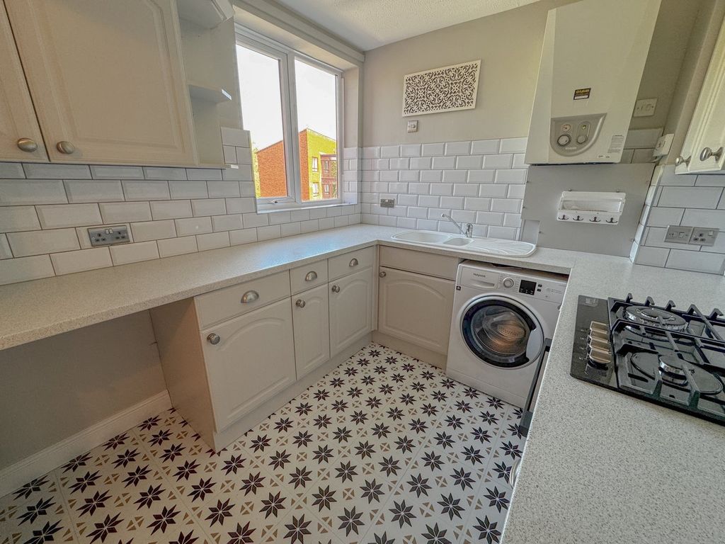 Additional image 5 of 2 bed flat for saleAllenview Road, Wimborne BH21