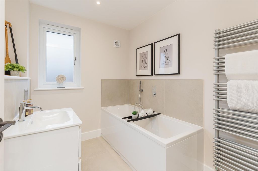 Additional image 22 of 5 bed property for saleGatcombe, Isle Of Wight PO30