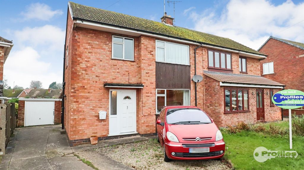 3 bed semi-detached house for saleOakdale Road, Earl Shilton, Leicester LE9