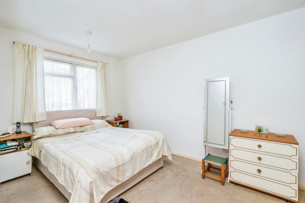 Additional image 3 of 3 bed terraced house for saleSea Mill Gardens, Portsmouth PO1