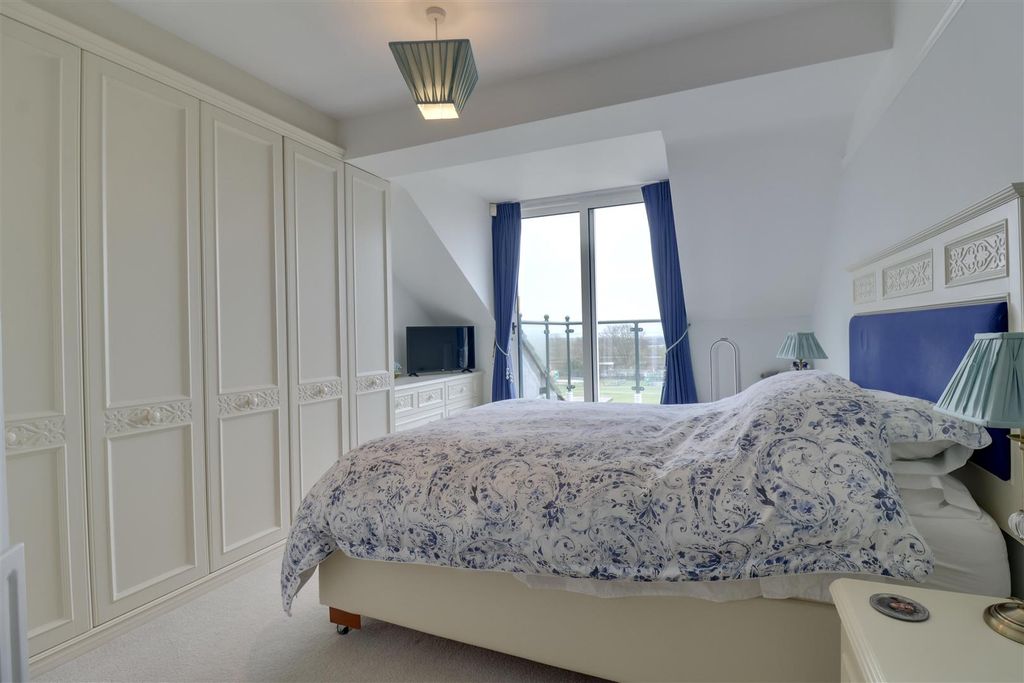 Additional image 9 of 3 bed detached house for saleBlake Road, Drayton, Portsmouth PO6