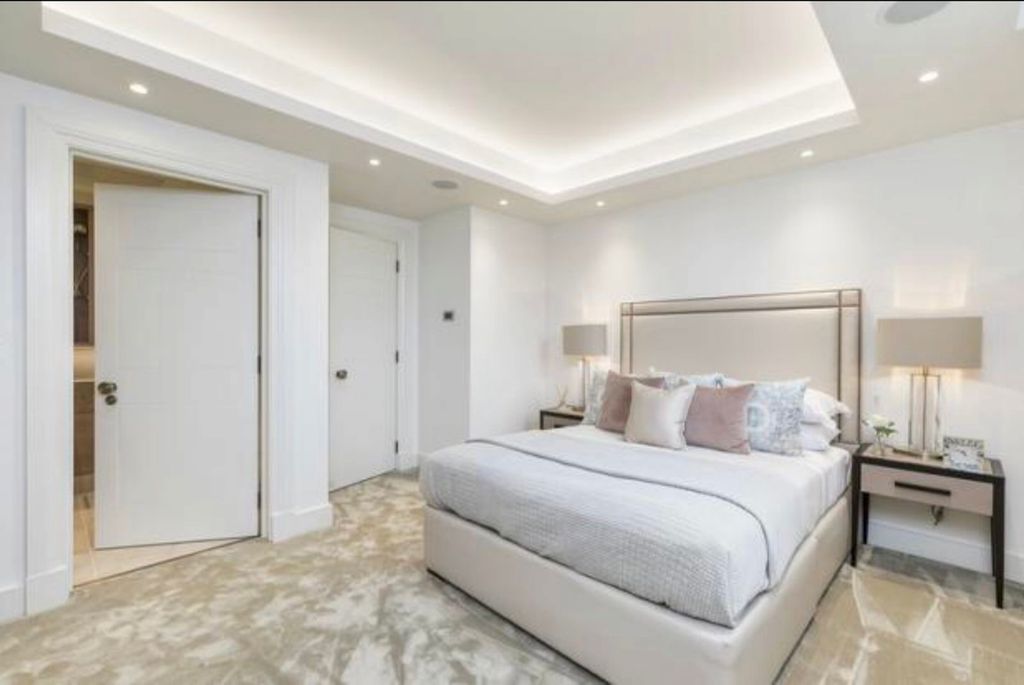 Additional image 5 of 3 bed flat for saleRichmond Hill, Richmond TW10
