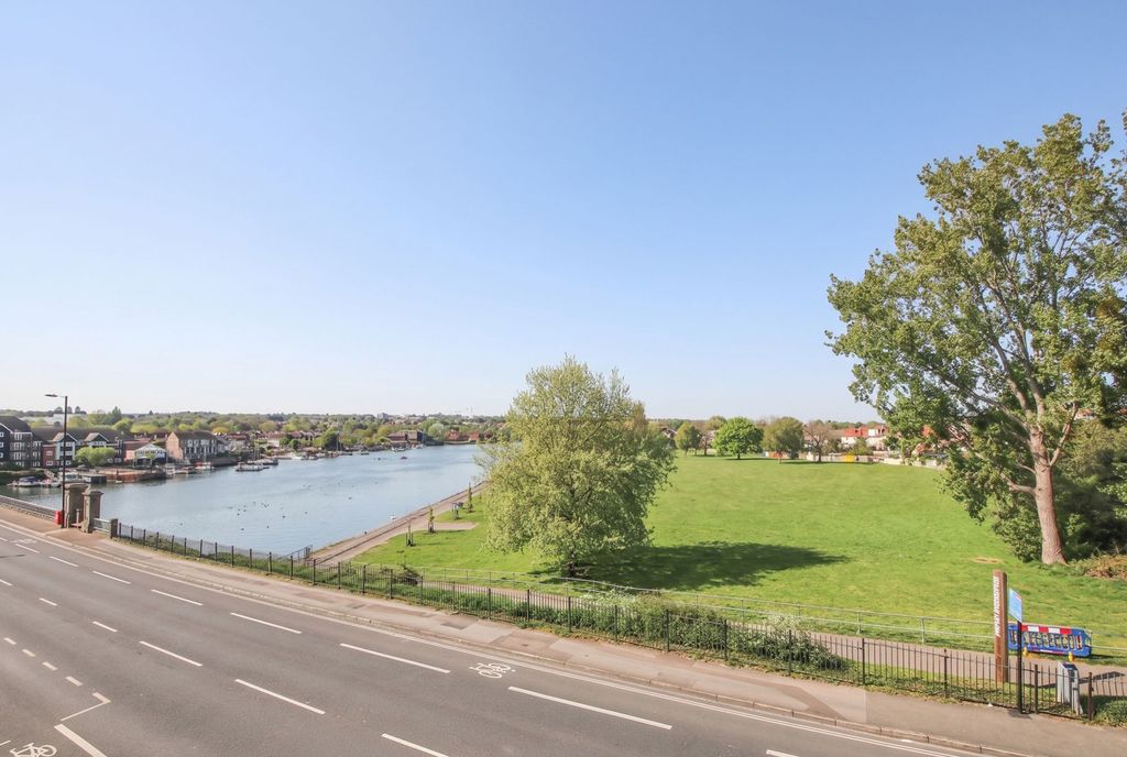 Additional image 4 of 2 bed flat for sale100 Riverdene Place, Bitterne Park SO18