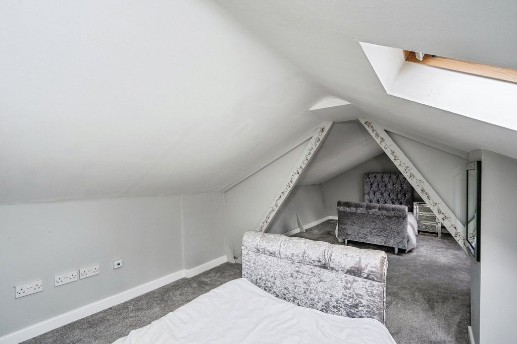 Additional image 16 of 3 bed semi-detached house for saleGodwit Road, Southsea, Hampshire PO4