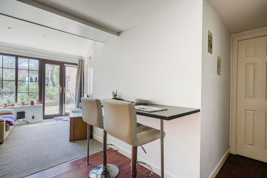 2 bed flat for saleProvidence Hill, Bursledon SO31 photo 5