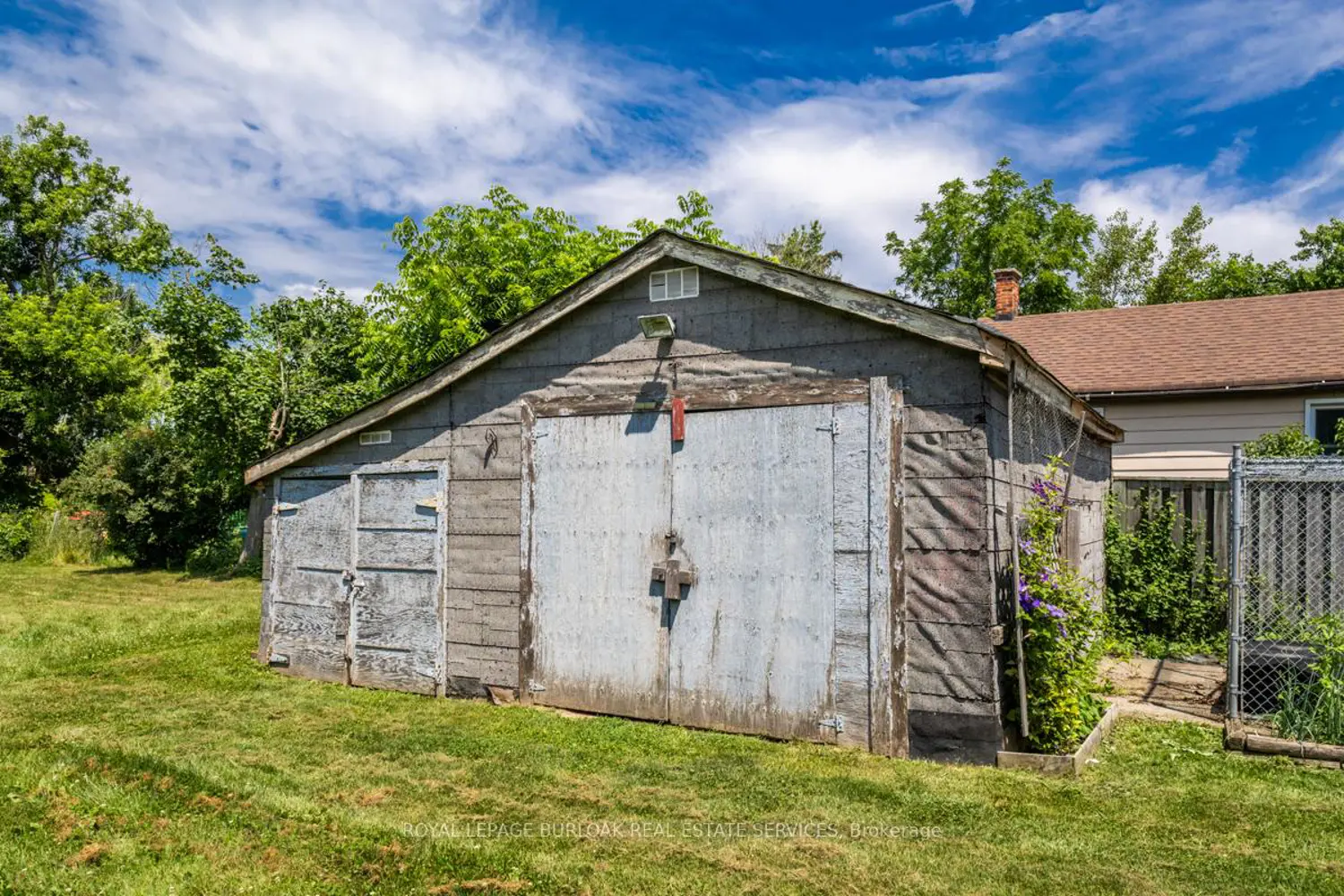 Additional image 14 of 2718 Upper James Street