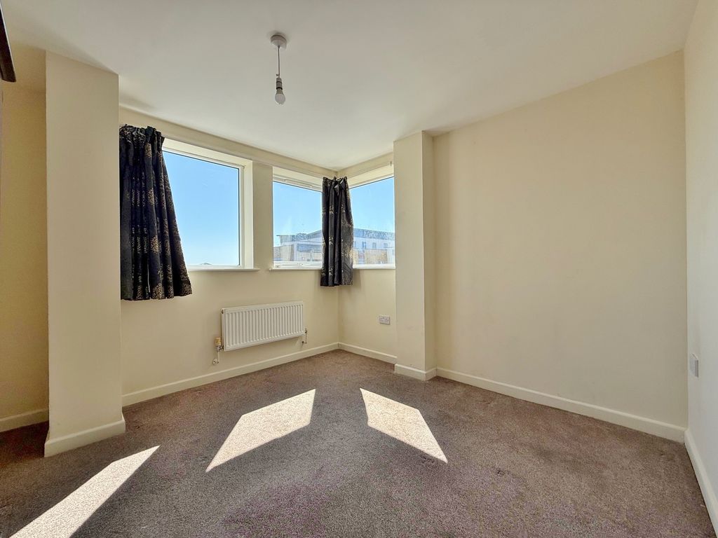 2 bed flat for saleMeon House, Cosham PO6 photo 3