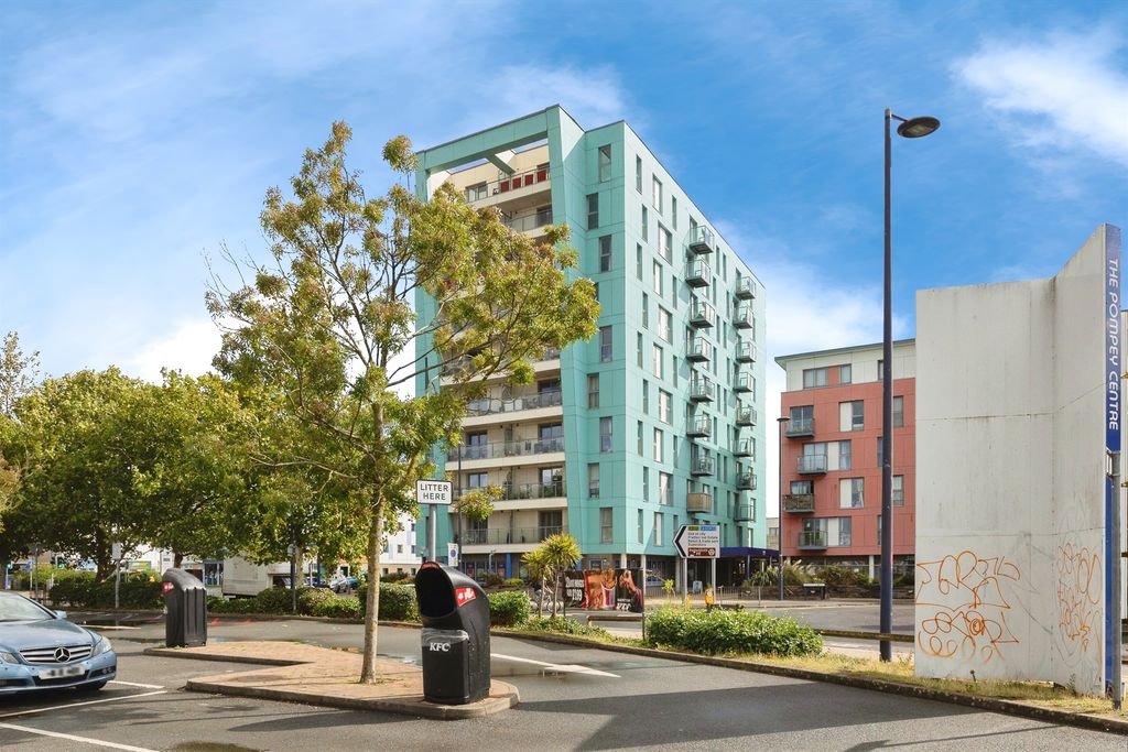 Additional image 2 of 2 bed flat for saleFratton Way, Southsea PO4