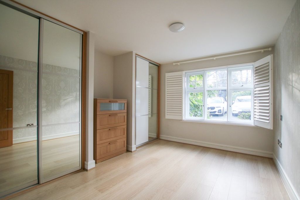 Additional image 12 of 2 bed flat for saleRectory Road, Wokingham RG40