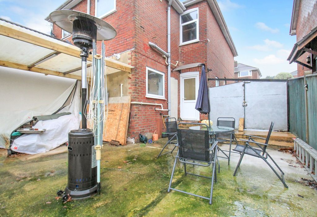 Additional image 11 of 2 bed semi-detached house for saleBotany Bay Road, Sholing SO19