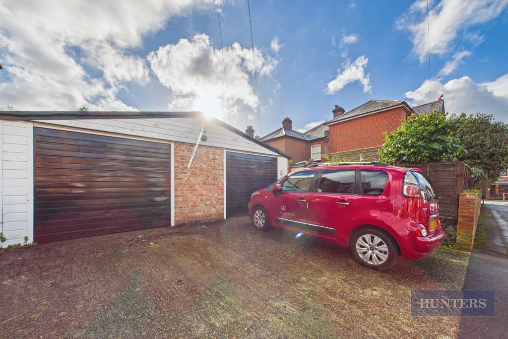 Additional image 20 of 4 bed semi-detached house for saleSt. James Road, Southampton SO15