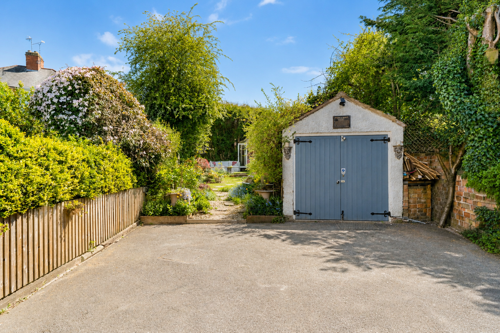 Additional image 22 of 4 bed semi-detached house for saleThe Square, Glenfield, Leicester, Leicestershire LE3