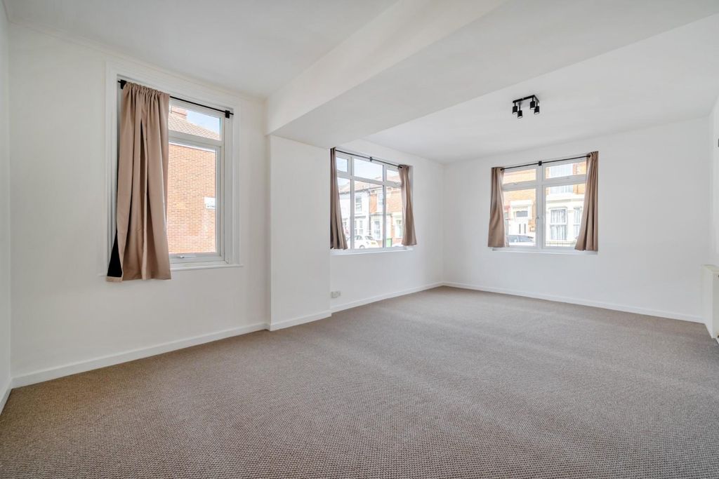 Additional image 2 of 4 bed end terrace house for saleFarlington Road, Portsmouth PO2