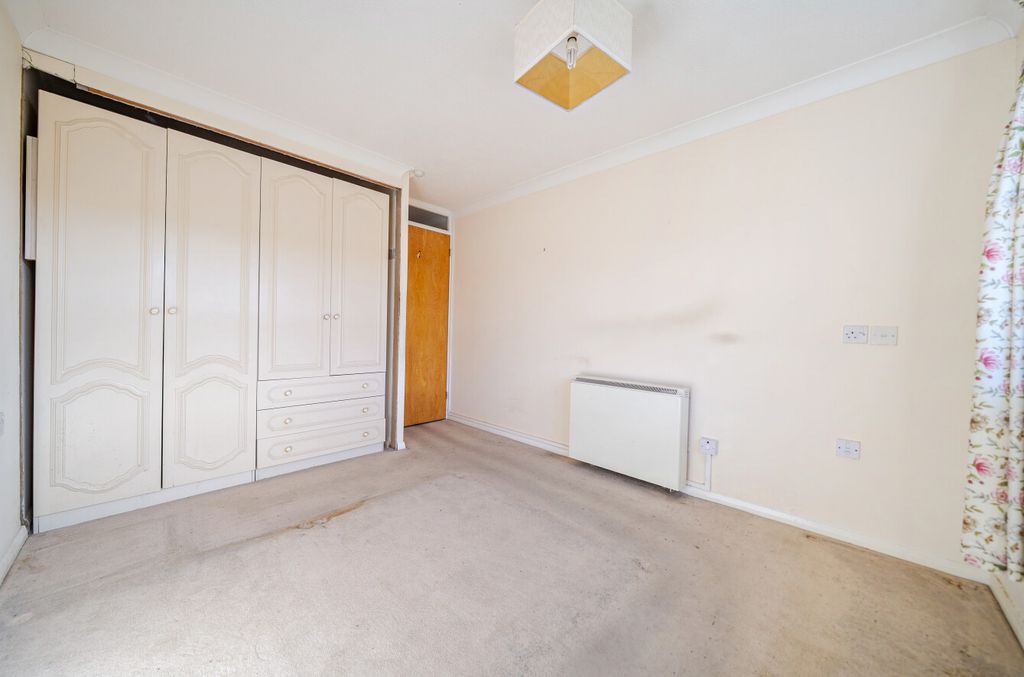 Additional image 9 of 2 bed flat for salePostern Close, Portchester, Fareham, Hampshire PO16