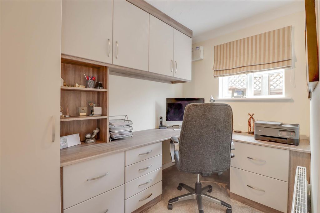 Additional image 12 of 4 bed detached house for saleFriern Walk, Wickford SS12