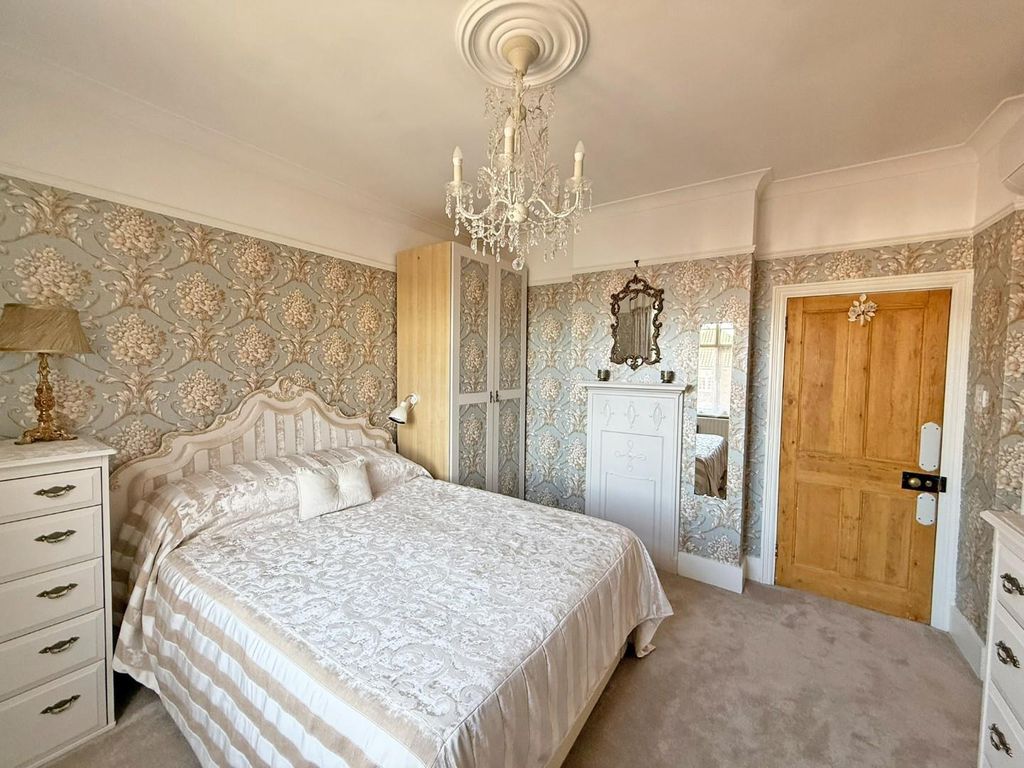 Additional image 20 of 4 bed property for saleClifford Grove, Ashford TW15