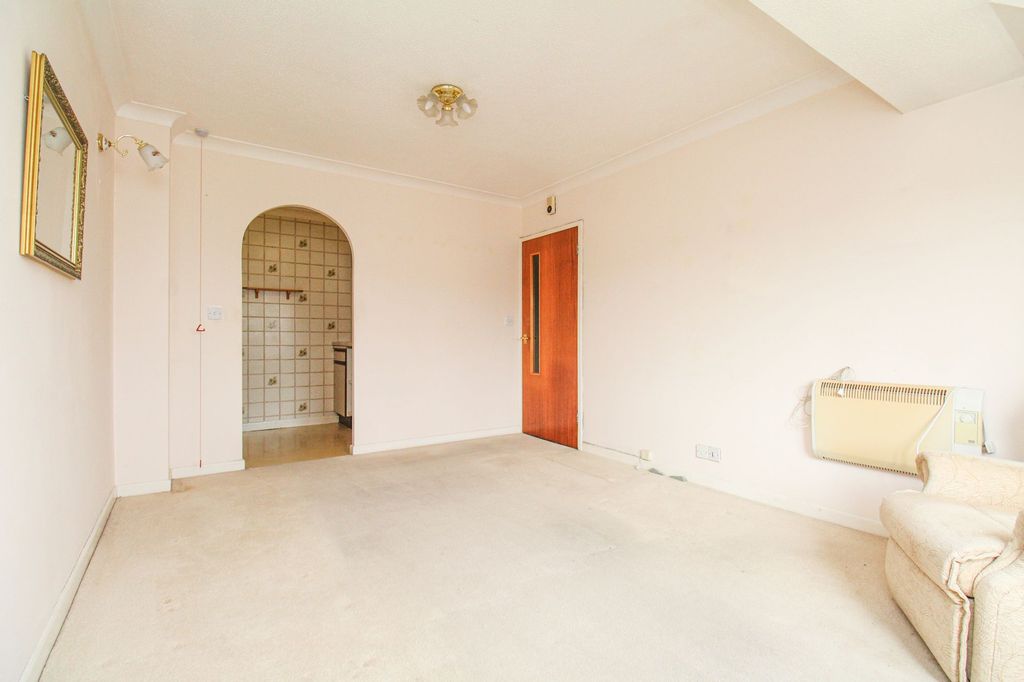 Additional image 2 of 1 bed flat for saleRiver View Road, Bitterne Park SO18