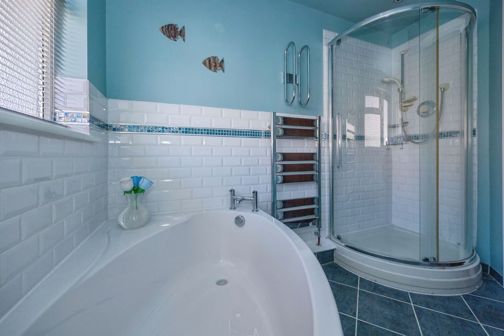 Additional image 21 of 3 bed semi-detached house for saleSeaway Crescent, Southsea PO4