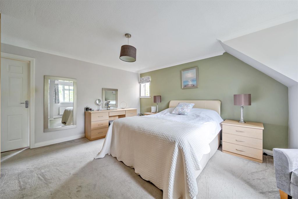 Additional image 31 of 4 bed detached house for saleCarrick Lane, Yateley, Hampshire GU46