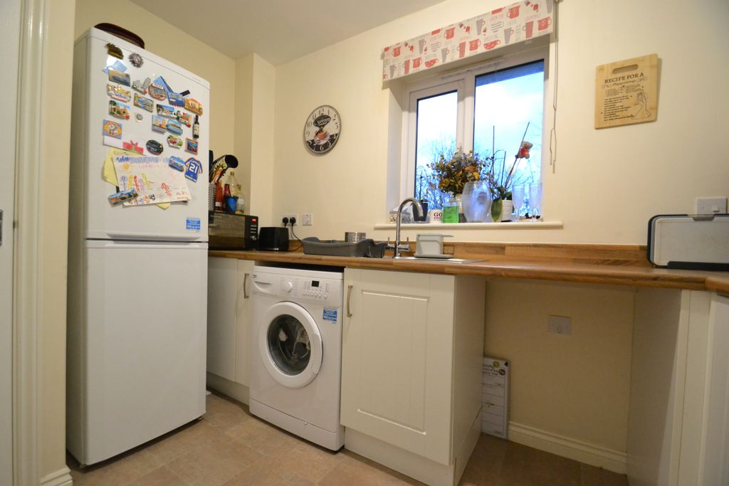 Additional image 3 of 2 bed flat for salePalisade Close, Newport TF10