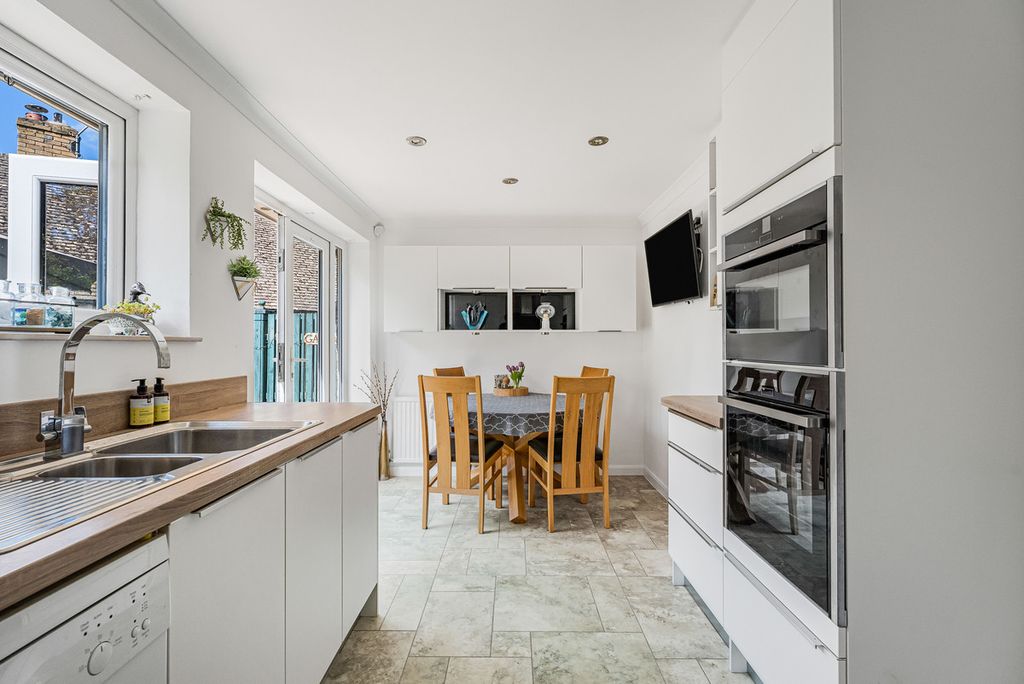 Additional image 6 of 3 bed bungalow for saleGreen Lane, Woodstock OX20