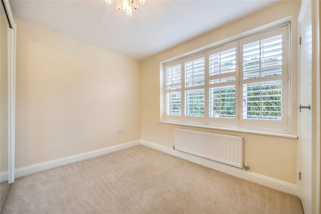 Additional image 7 of 2 bed flat for saleMilton Road, Wokingham, Berkshire RG40