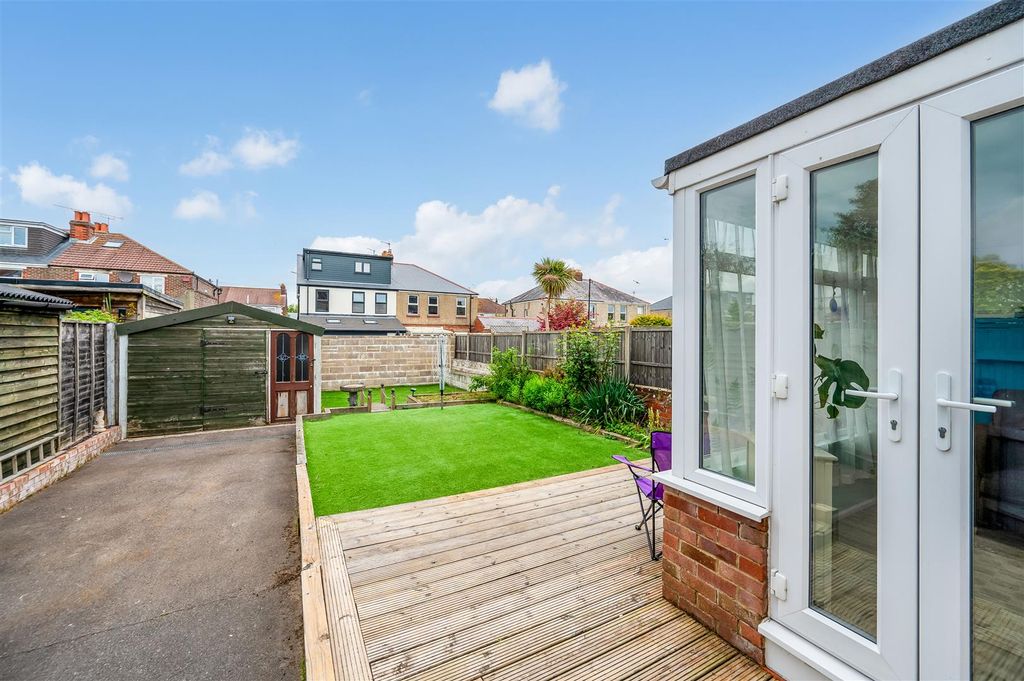 Additional image 11 of 4 bed end terrace house for saleMadeira Road, Portsmouth PO2