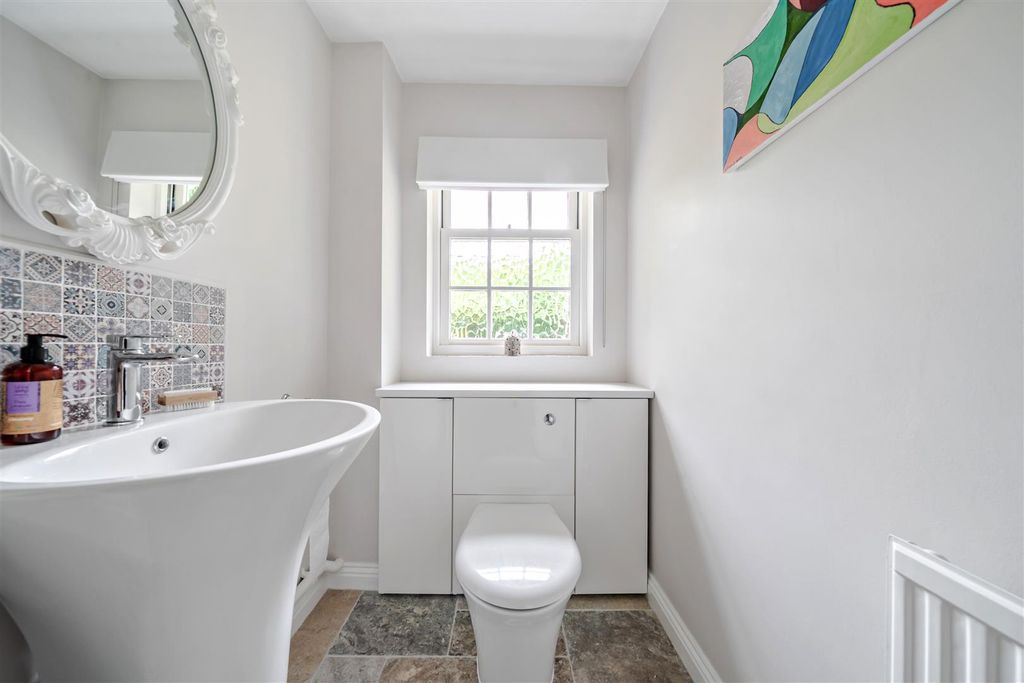 Additional image 8 of 4 bed detached house for saleCarrick Lane, Yateley, Hampshire GU46