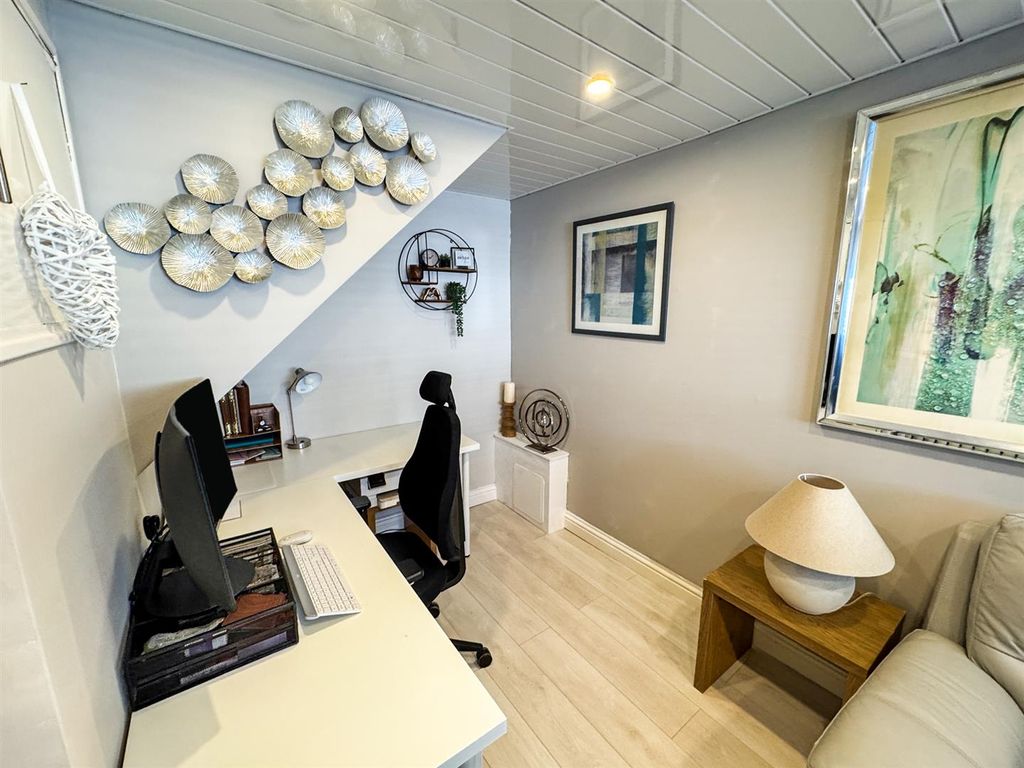 Additional image 6 of 4 bed town house for saleCarron Close, Corby NN17