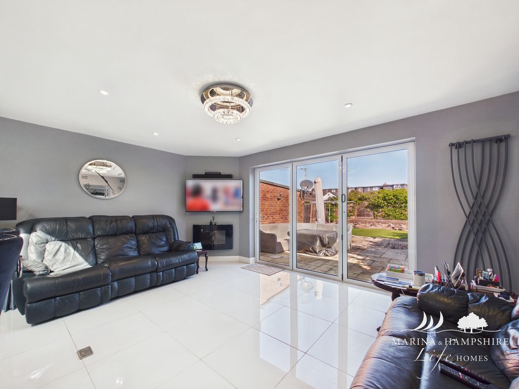 Additional image 13 of 3 bed semi-detached house for saleCentral Road, Drayton, Portsmouth PO6