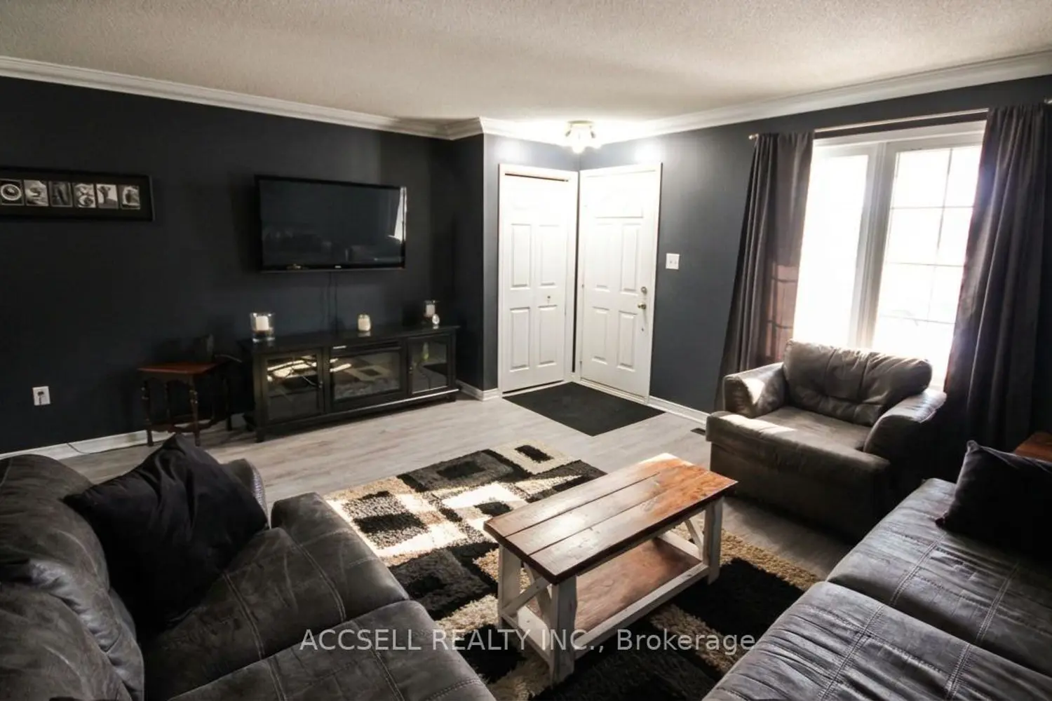 635 Highview Drive photo 5