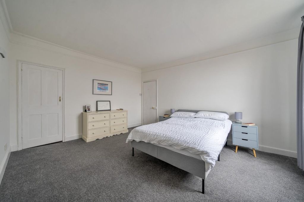 Additional image 6 of 2 bed flat for saleHigh Street, Portsmouth PO1