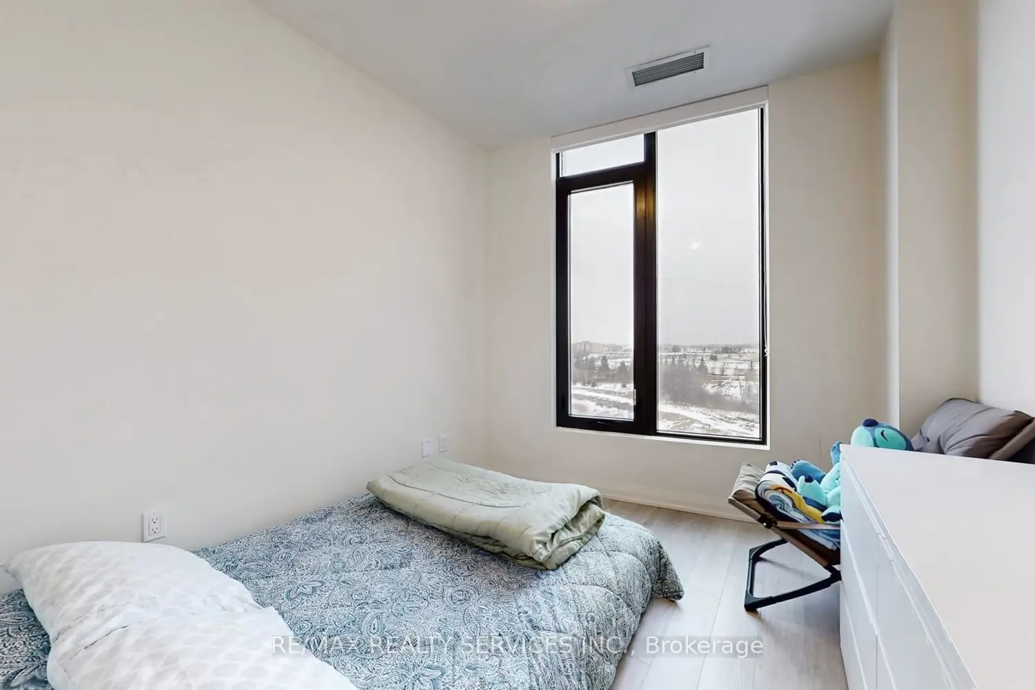Additional image 6 of 1415 Dundas Street 610