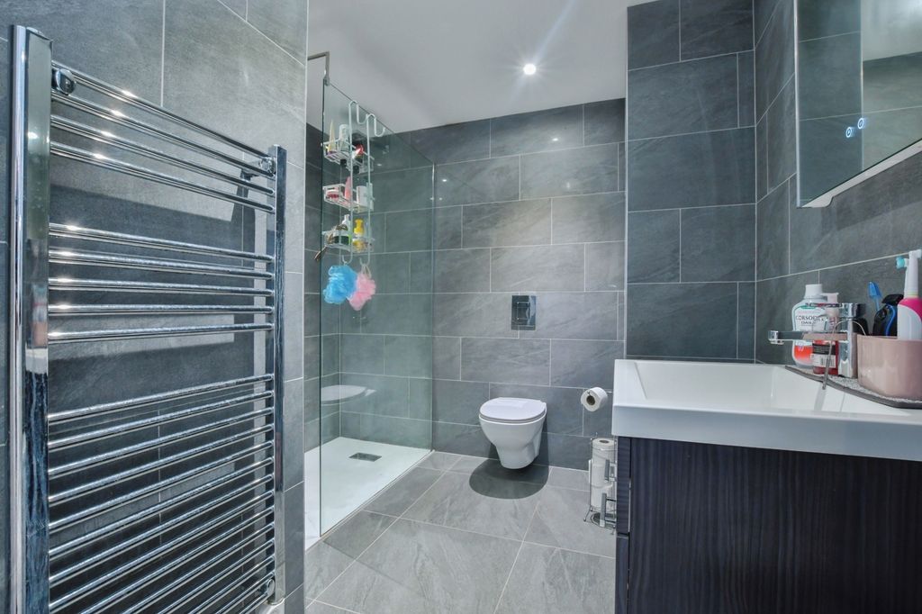 Additional image 14 of 2 bed flat for saleWimborne Road West, Colehill, Wimborne, Dorset BH21