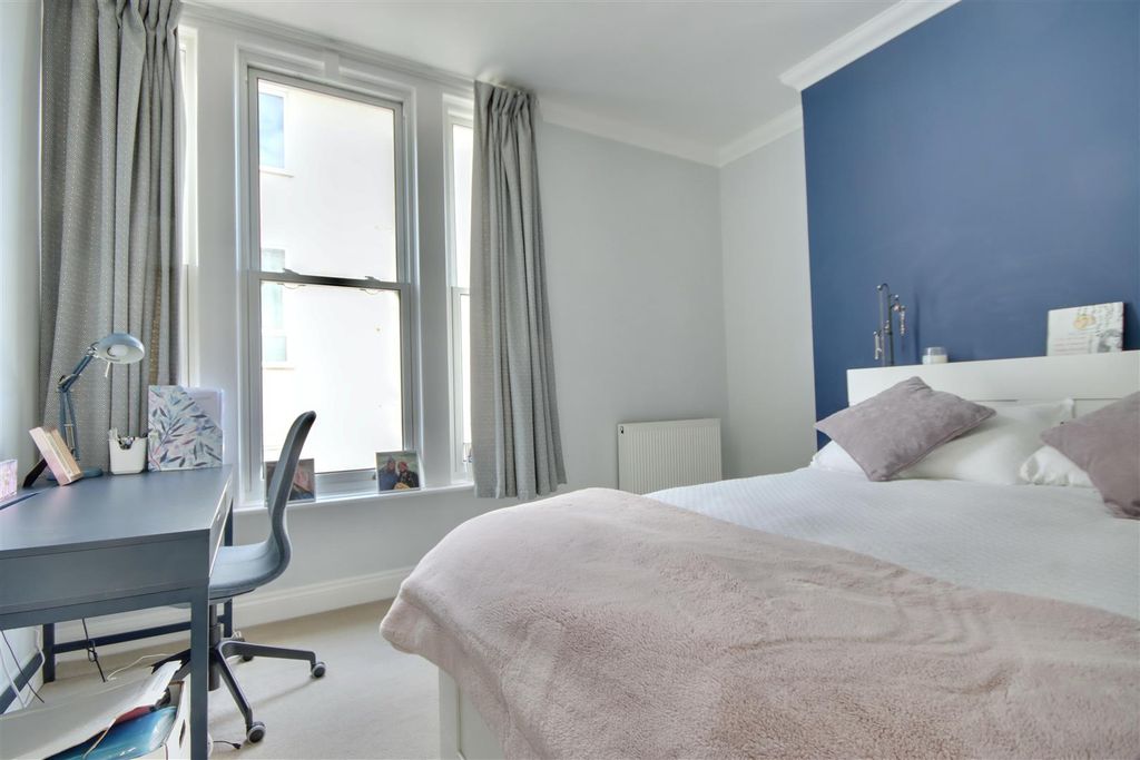 Additional image 13 of 2 bed flat for saleClarence Parade, Southsea PO5