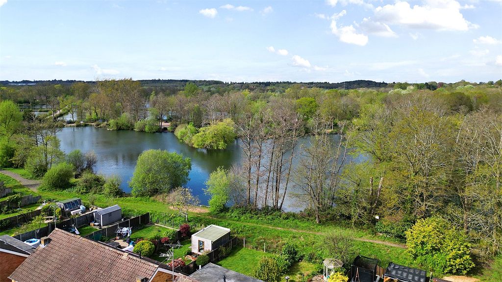 Additional image 15 of 4 bed semi-detached house for saleWeybridge Mead, Yateley, Hampshire GU46