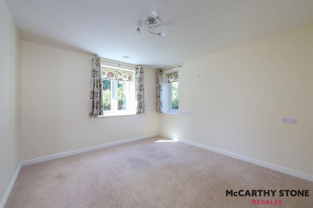 Additional image 6 of 2 bed flat for saleSomers Brook Court, Newport, Isle Of Wight PO30