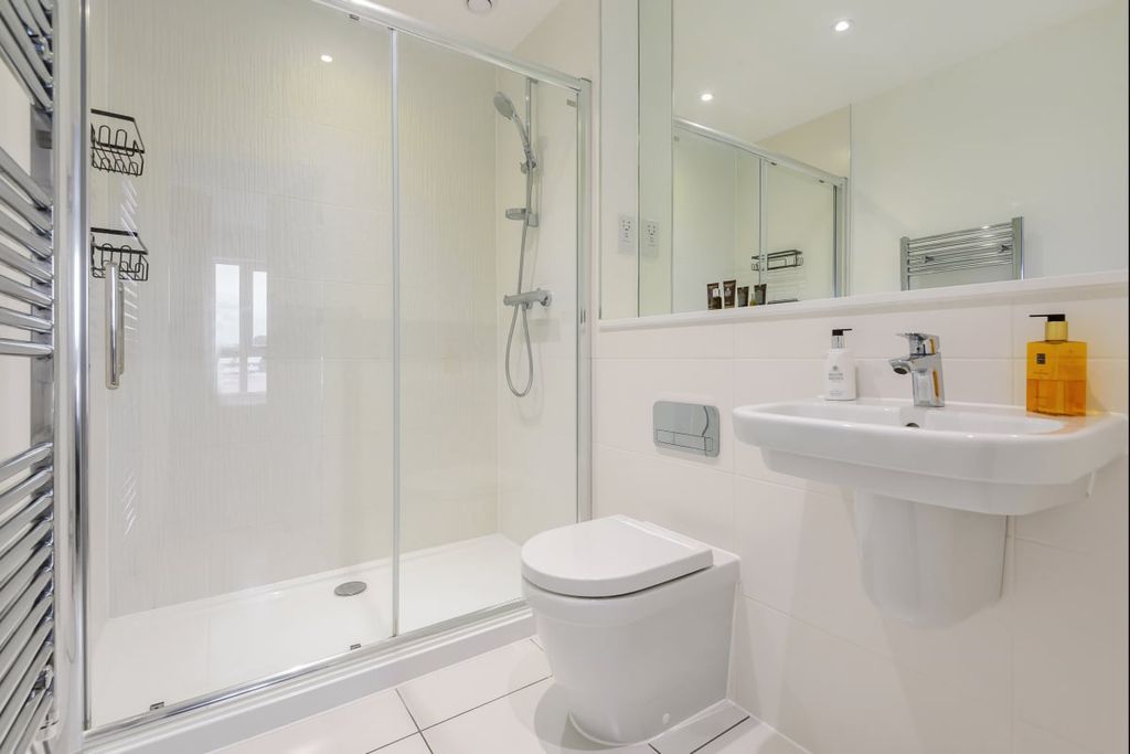 Additional image 8 of 2 bed flat for saleRiverside Quay, Thomas Blake Avenue, Southampton SO14