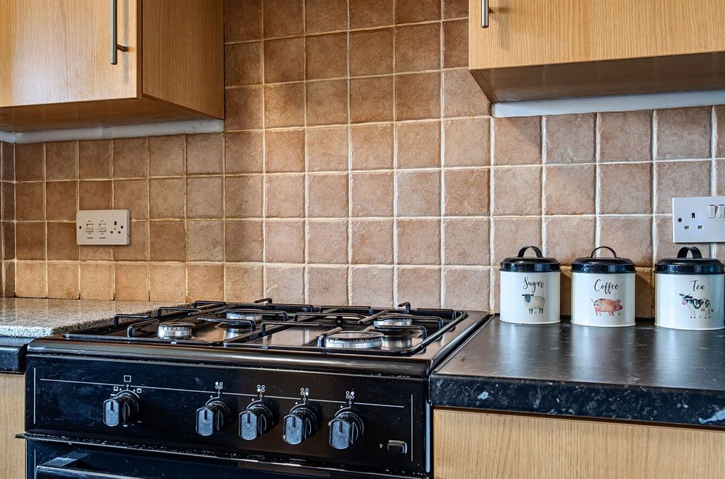 1 bed flat for saleLockerley Crescent, Southampton SO16 photo 3