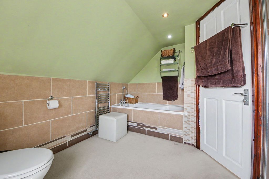 Additional image 20 of 4 bed detached bungalow for saleHeathfield Road, Sholing SO19