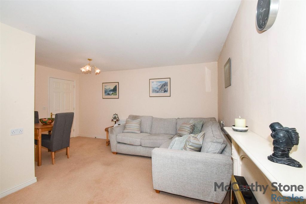 Additional image 4 of 1 bed flat for saleRowleys Court, Sandhurst Street, Oadby, Leicester LE2