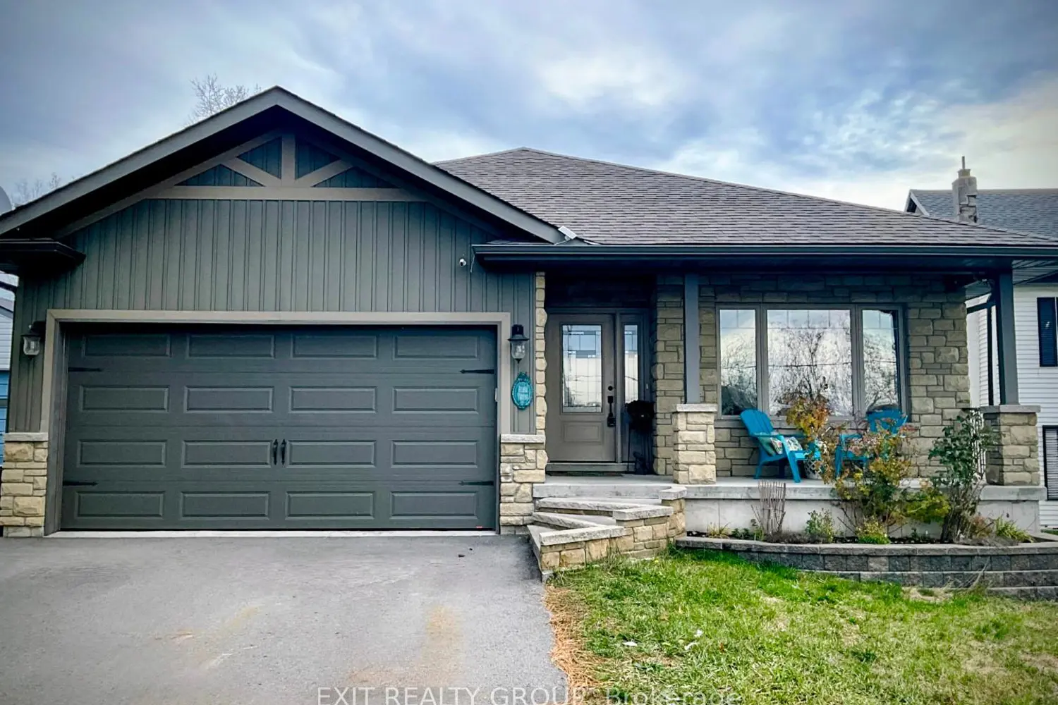 354 Riverside Parkway